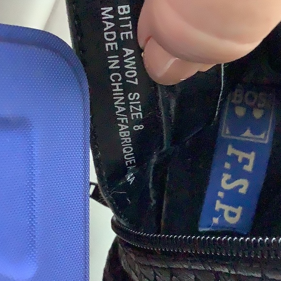 Black patterned boot - Picture 10 of 10